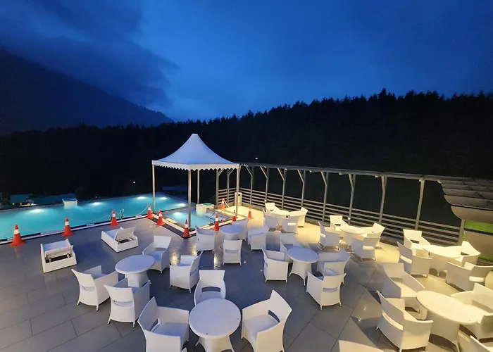The Orchard Greens Resort - A Centrally Heated Property